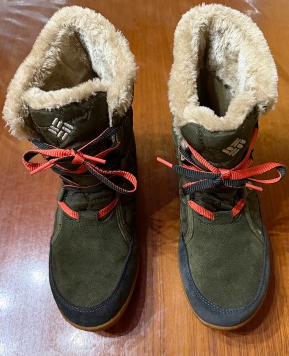 Columbia Women Powder Summit Shorty Boot Olive Green Suede Sz 9.5 Hike Outdoor